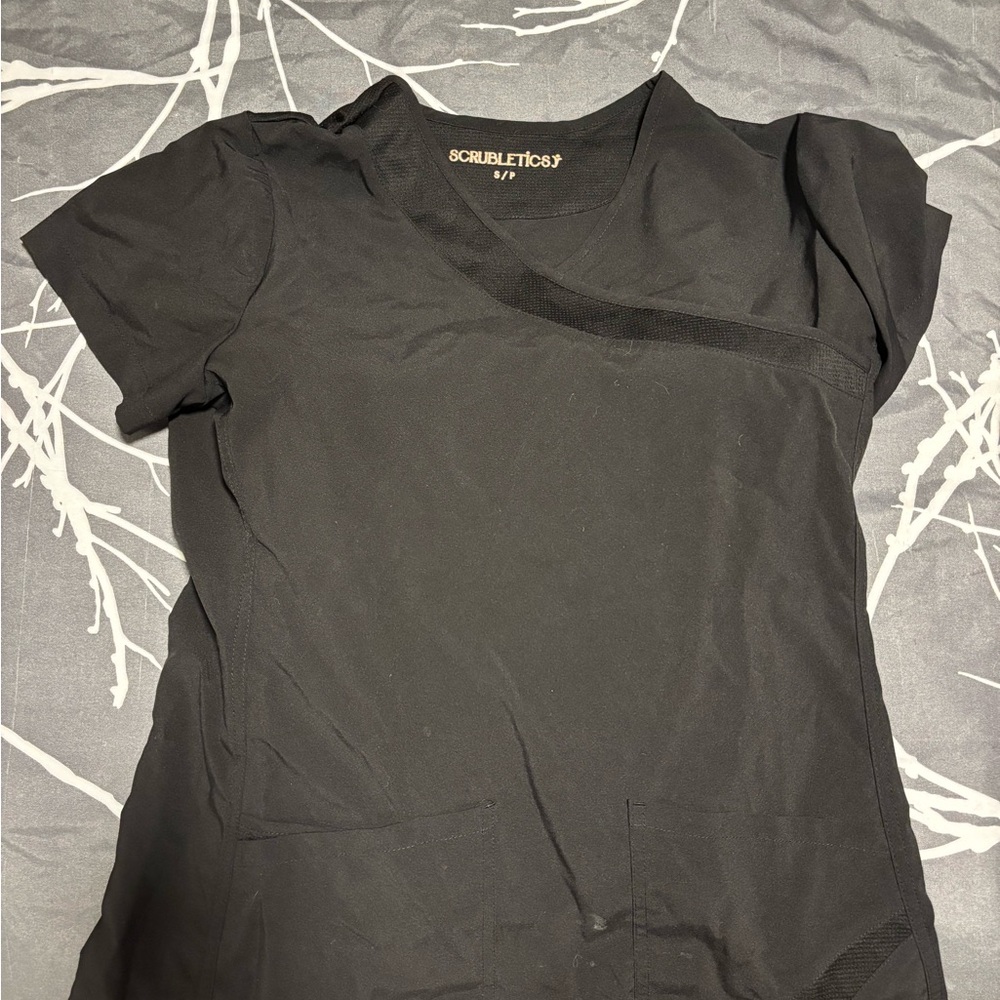 Assorted Scrubs - Picture 5 of 9